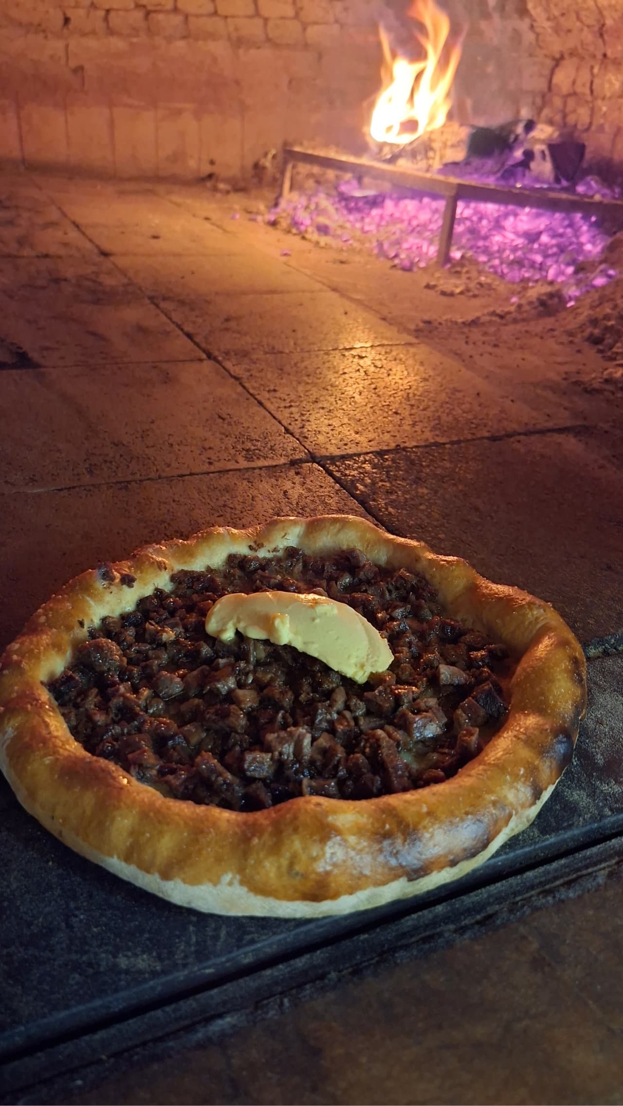 Kavurmalı Pide
